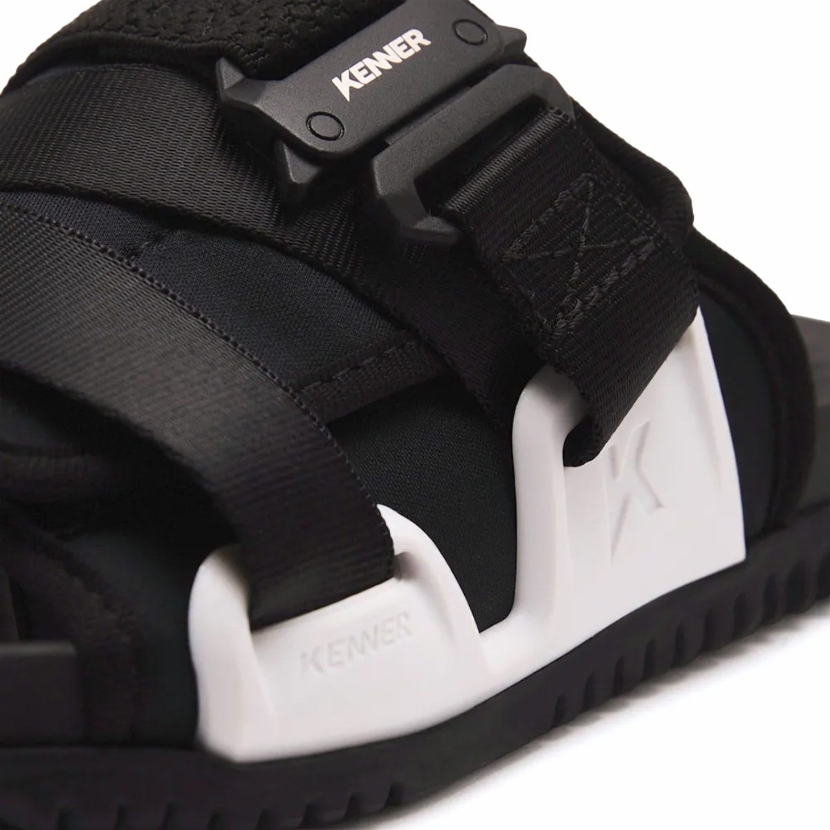 Chinelo Kenner Hyper-Z Fit - Preto/Branco