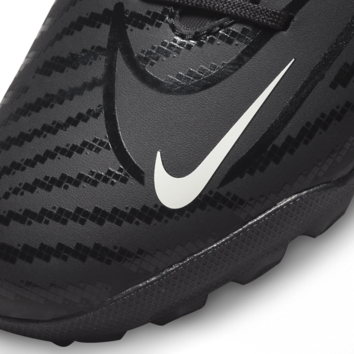 Chuteira society store nike phantom preta