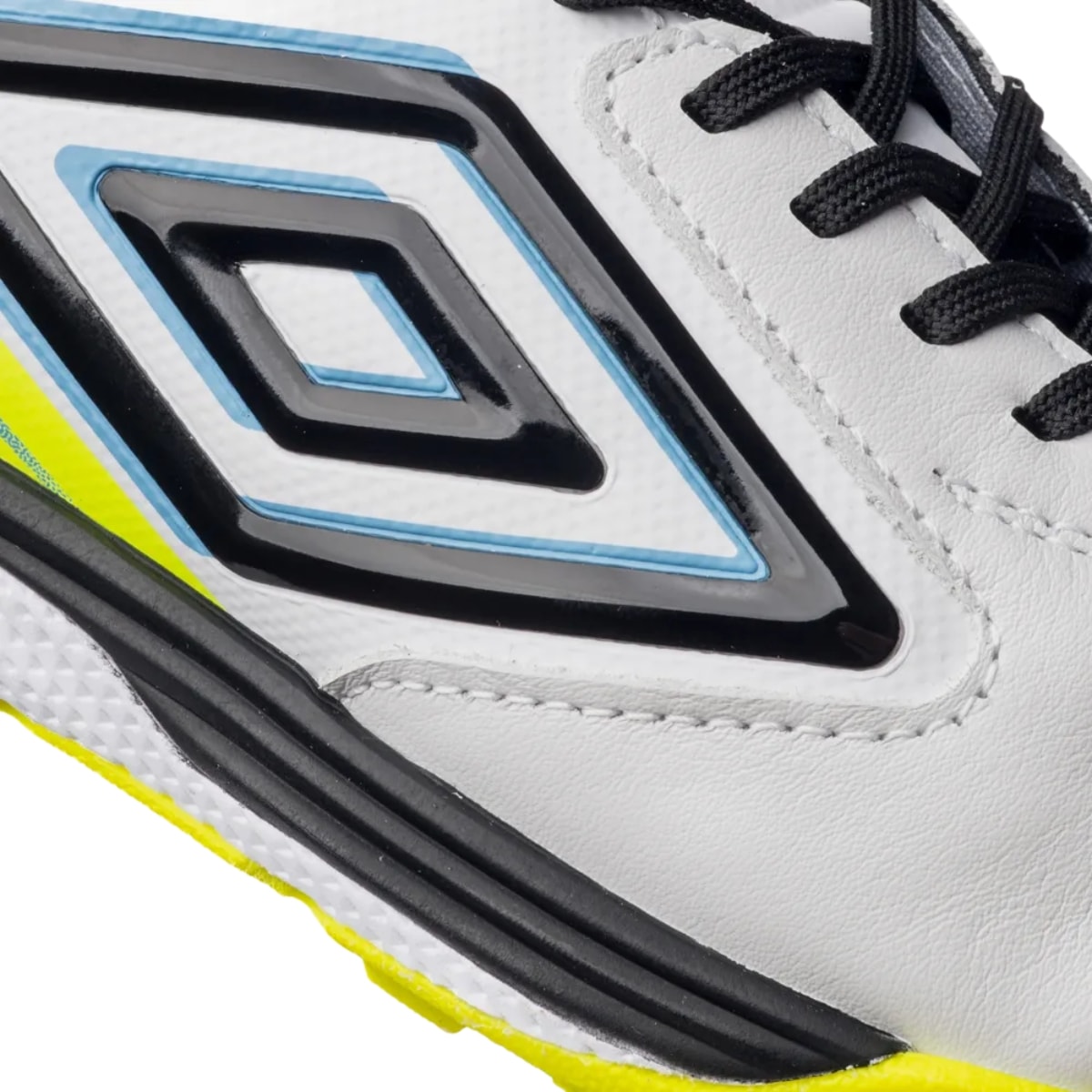 Chuteira Umbro Adamant Master Class Pro Bump Society - Branco/Preto