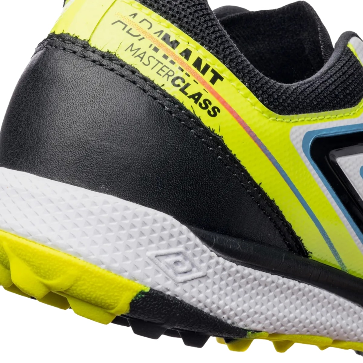 Chuteira Umbro Adamant Master Class Pro Bump Society - Branco/Preto