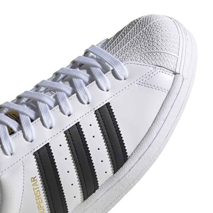 Tênis adidas superstar store branco e preto