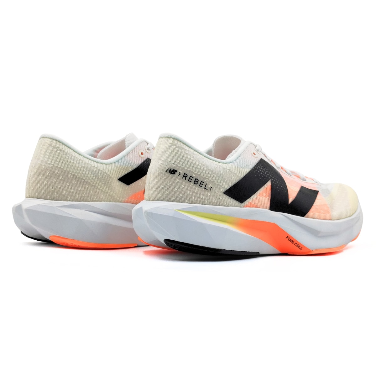 Tênis New Balance FuelCell Rebel V4 Masculino - Branco/Laranja Tênis New Balance FuelCell Rebel V4 Masculino - Branco/Laranja